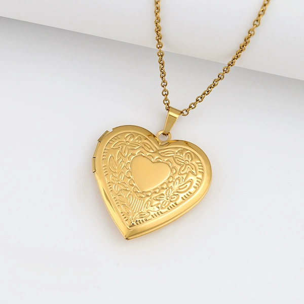 [Necklace] Heart convex wreath in the middle, heart-shaped photo box 29*29mm/gold