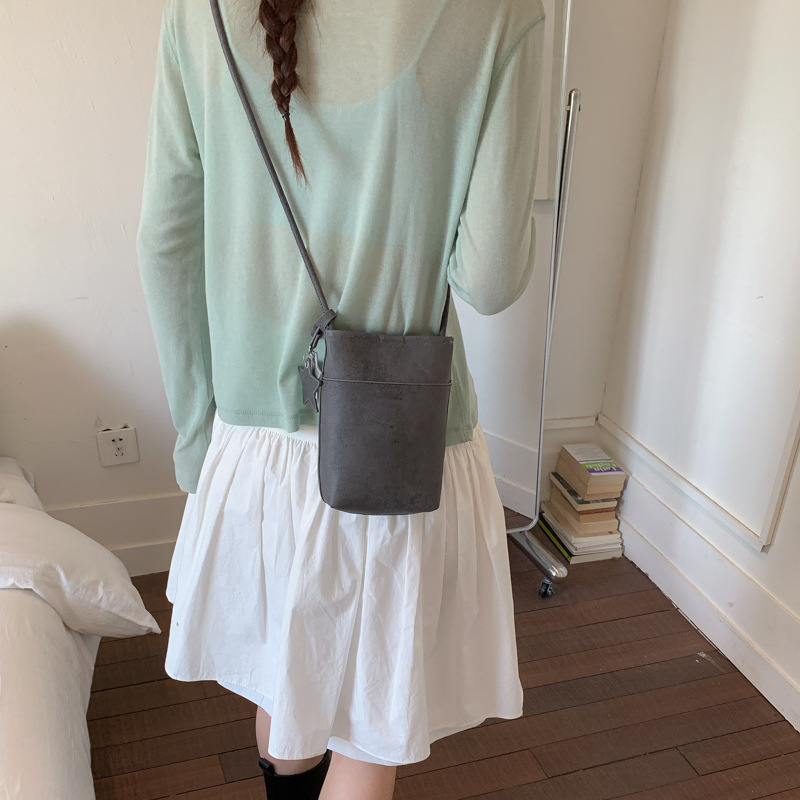 Retro nicho personalidad encantadora 2026 nuevo bolso cuadrado simple ocio portátil inclinado bolso de mujer dopamina image 3