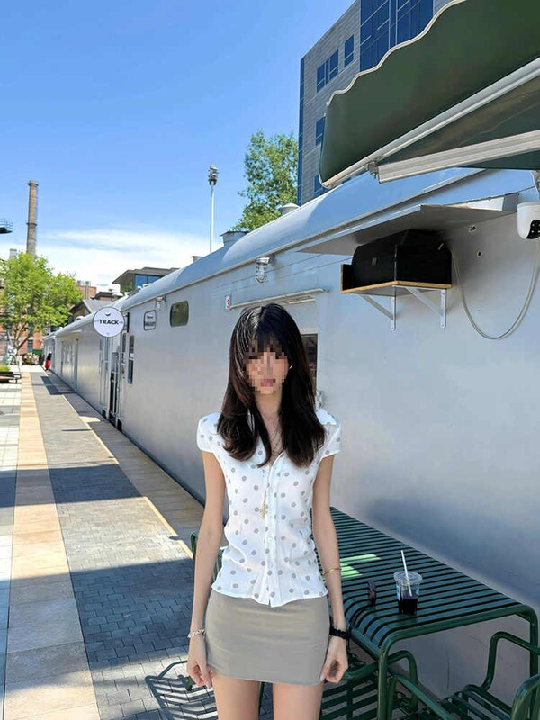 Korean Style Pinch Waist Polka Dot Printed Short-Sleeved Shirt for Women Summer New Design Sexy Waist-Cinching Elegant Right Shoulder Shirt