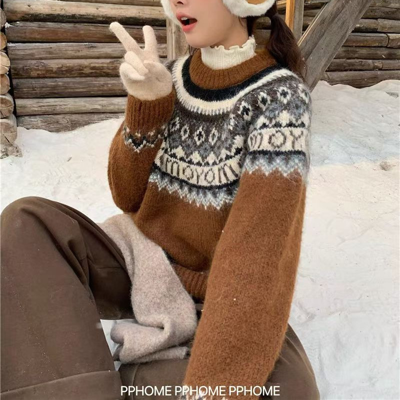 Fair Isle Cashmere Christmas Pullover Sweater for Women, Red Knitwear with Argyle Pattern and Contrasting Colors, Heavy-Duty Autumn and Winter Top