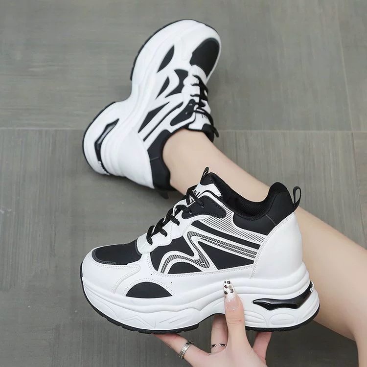 Женские «dad shoes» — массивные кроссовки с толстой подошвой, спонж‑подошва, весна/осень 2025