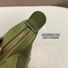 --------两色mini饺子包0821F21