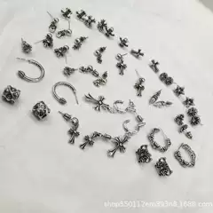 Vintage Retro Distressed Stud Earrings - Small Fashionable Earrings for Men Women Couples, Trendy Unisex Accessories
