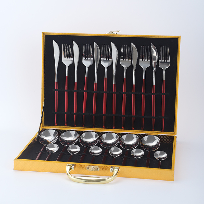 Amazon popular vajilla de acero inoxidable 24 unidades traje Portugal cuatro piezas principales comida occidental cuchillo, tenedor y cuchara caja de regalo traje
