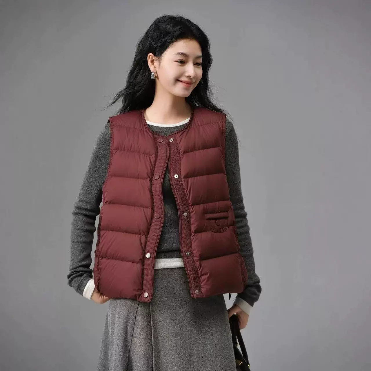 2025冬季新款复古盘扣马夹背心百搭外套圆领按扣羽绒服无袖马甲女