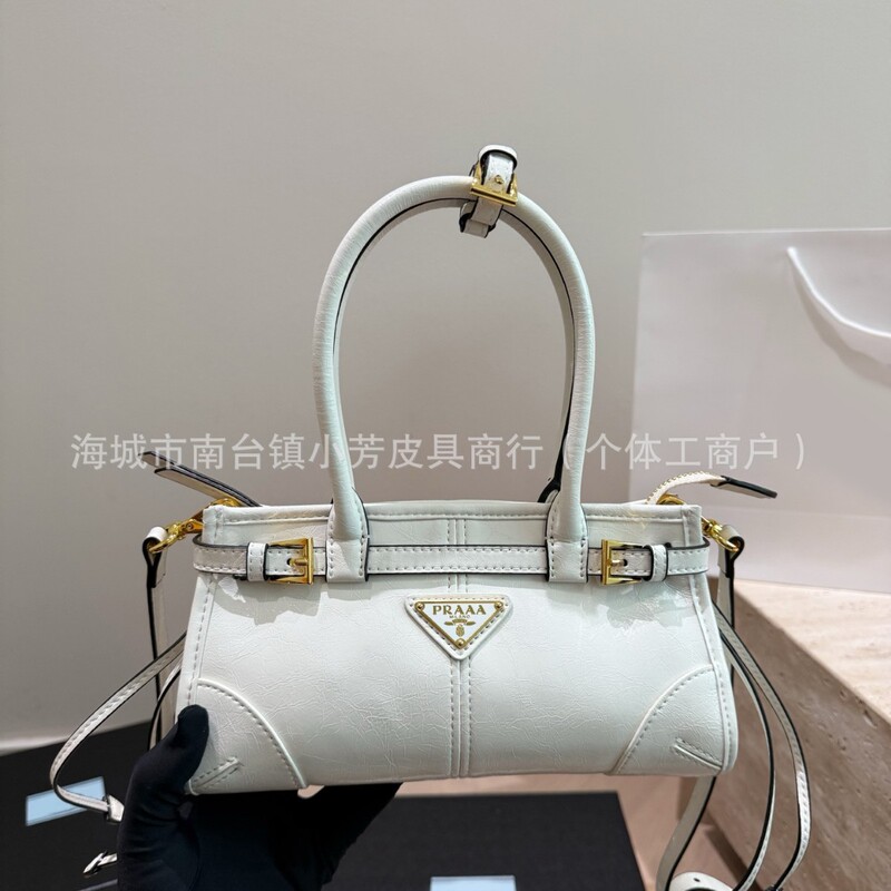 2026 New Vintage Fashion Commuter Bag, Stylish Large Capacity Single Shoulder Crossbody Women's Bag, Motorcycle Bag, Vintage Cool Style