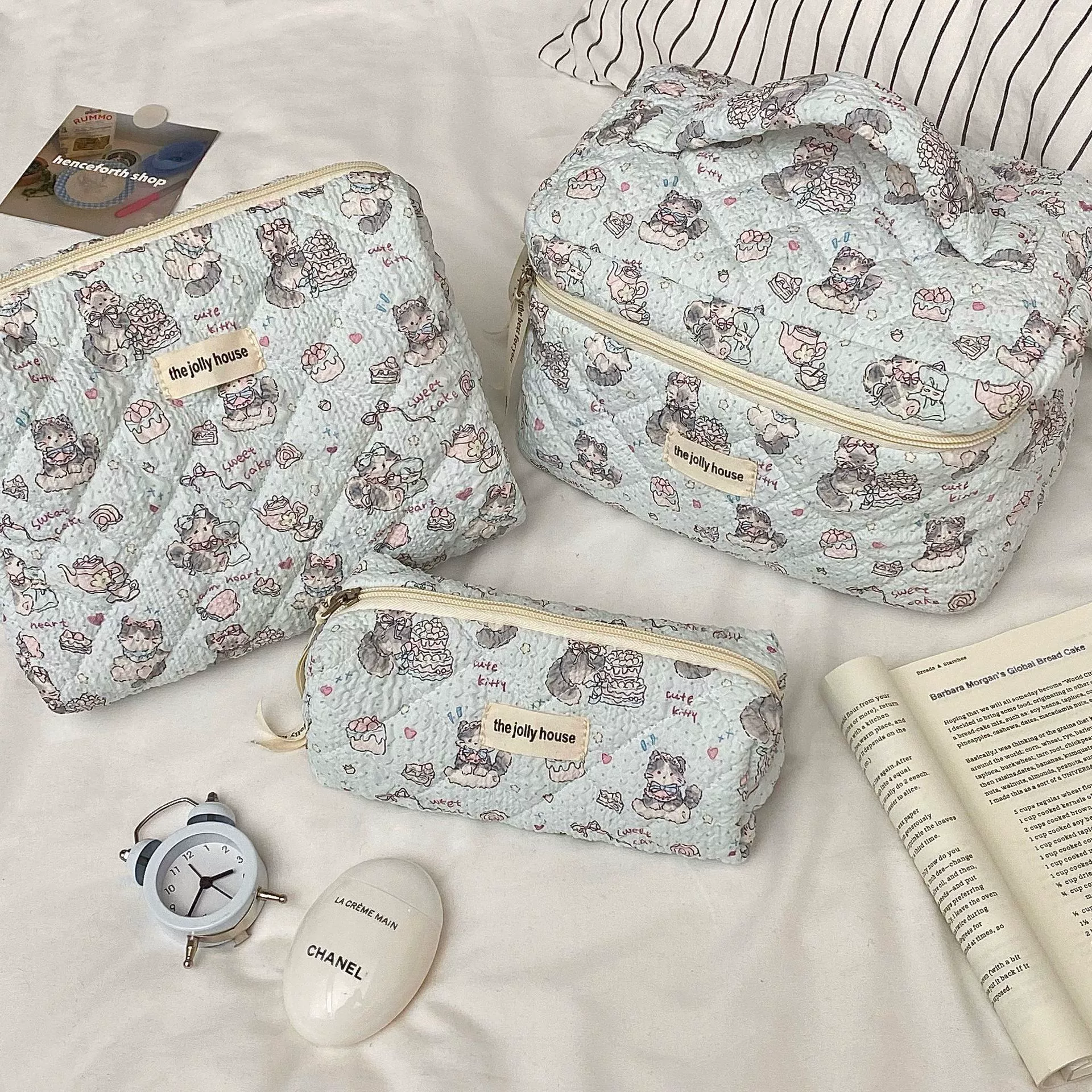 Fresh capacious cosmetic bag, handheld organizer bag