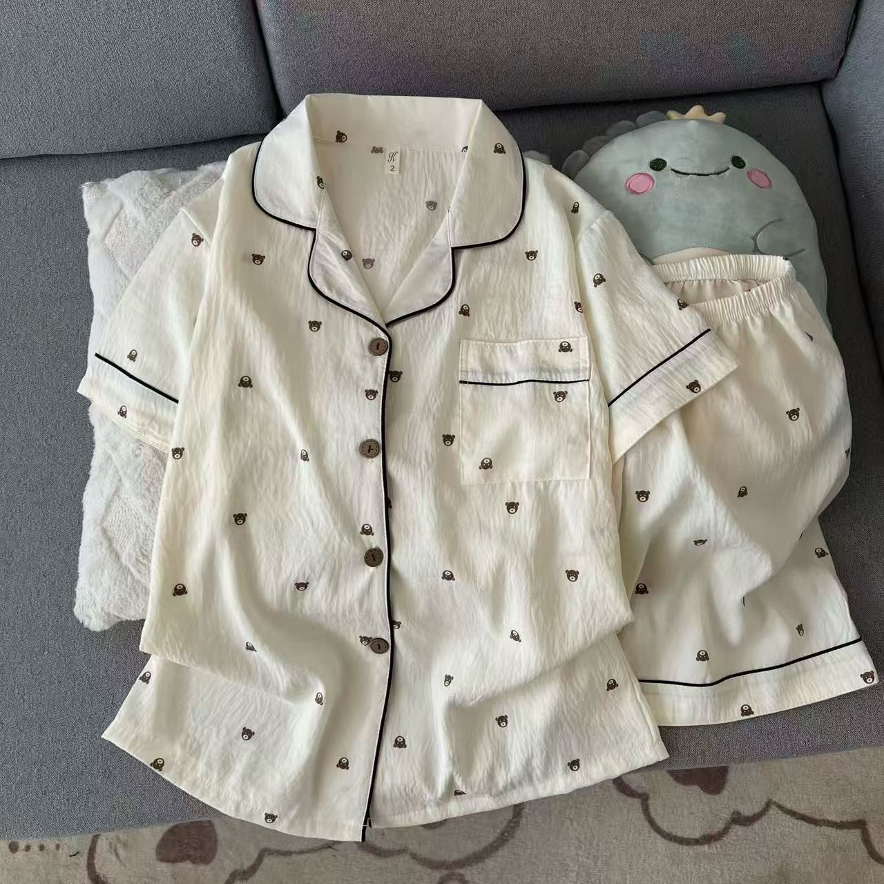 Cute punto de onda KT gato nubes pijamas de algodón mujer pantalones cortos de manga corta de verano coreano cuello de dibujos animados set de ropa para el hogar