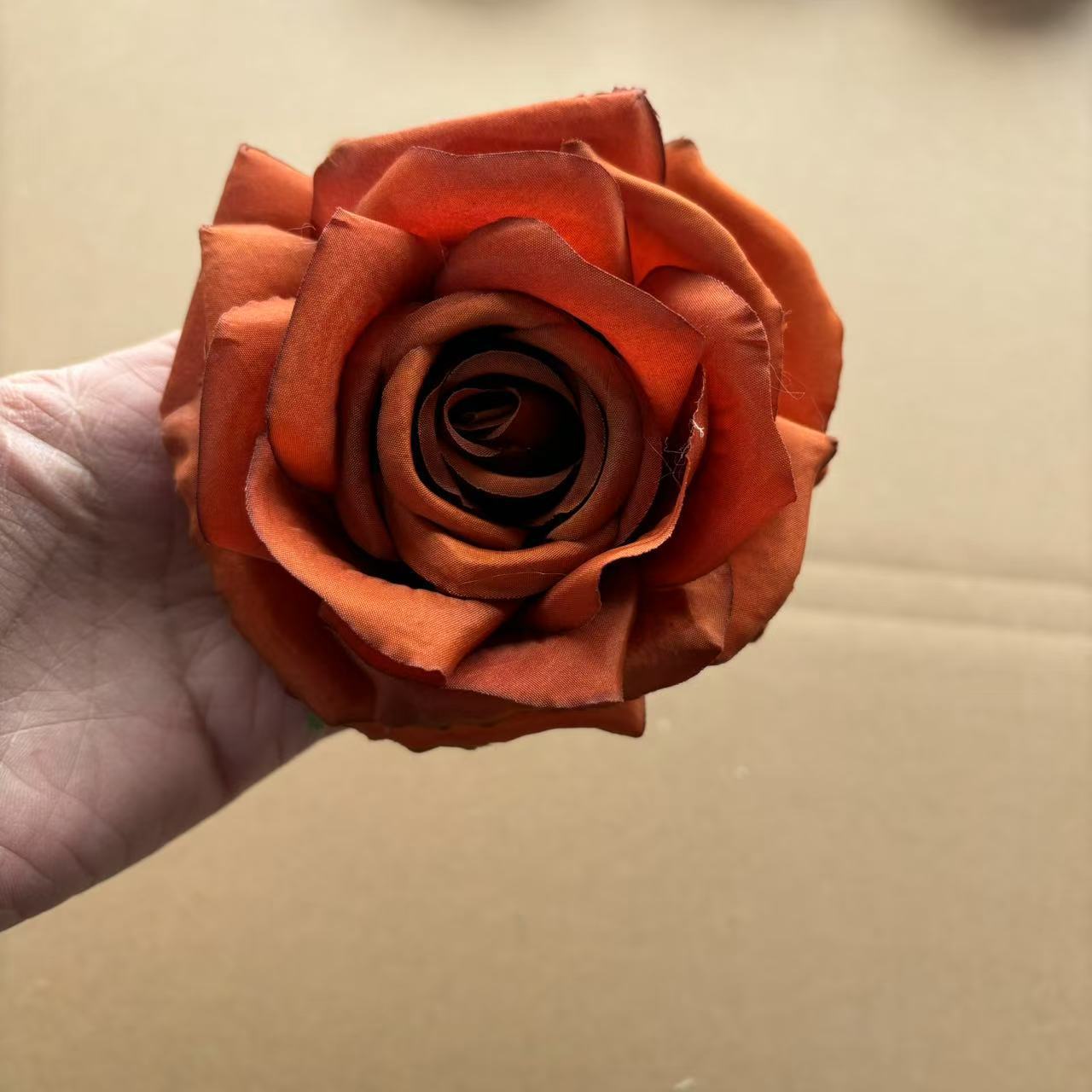 카라멜색