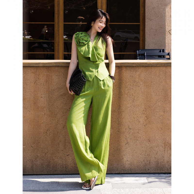 European Women's Fashion 2026 Summer Linen Suit Vest with Floral Design, Stylish Pants Set, French Old Money Style Two-Piece Set European Women's Fashion 2026 Summer Linen Suit Vest with Floral Design, Stylish Pants Set, French Old Money Style Two-Piece Set