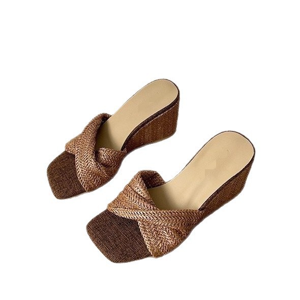 Retro estilo francés cuadrangular tacones de pendiente zapatillas para mujeres 06 nuevo verano con falda multifacé para aumentar la altura de las zapatillas frías image 5