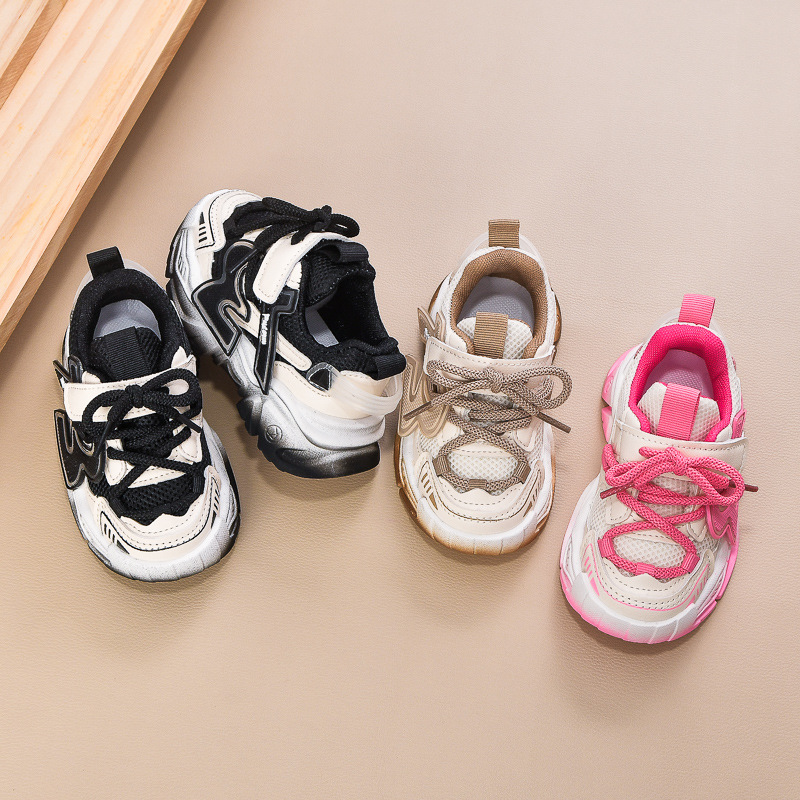 Una pieza de zapatos deportivos para niños, zapatos para bebés, zapatos transpirables de malla para niñas, zapatos para padres, zapatos para niños, zapatos para correr transfronterizos