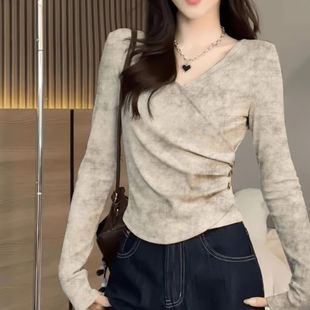 Fashionable Tie-Dye V Neck Long-Sleeved Bottoming Shirt for Spring, Autumn and Winter with Large Size Design Buttons Slimming Look T-Shirt Top