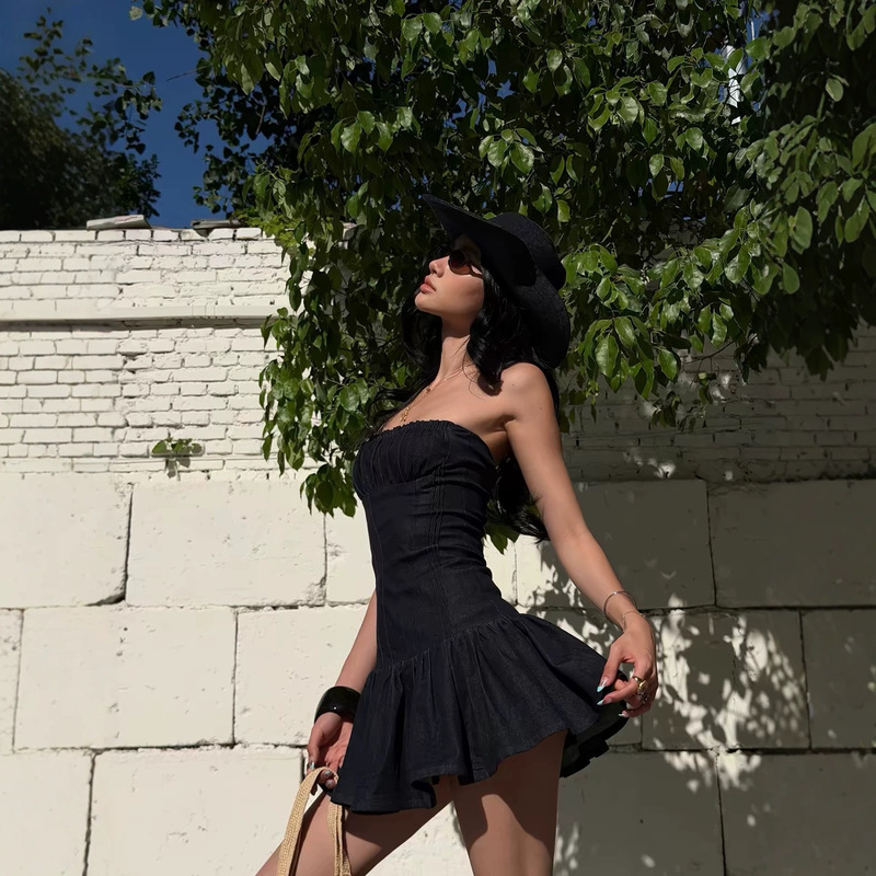 rovente West Coast Sunshine Navy Blue Pleated Denim Dress for Women, American Style Hot Girl Slim-Fit Waist-Cinching Tube Dress
