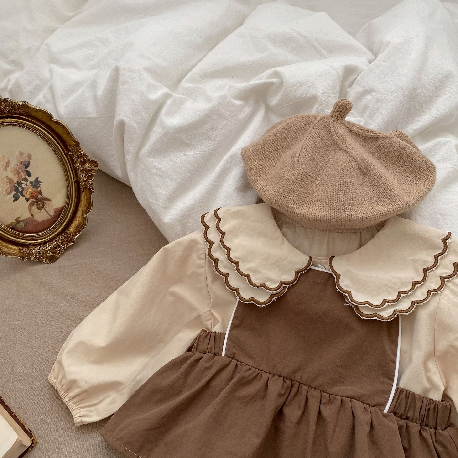 Conjunto de dos piezas de ropa para bebé ins2025, camiseta sin mangas y pelele, elegante y versátil, traje de gateo.