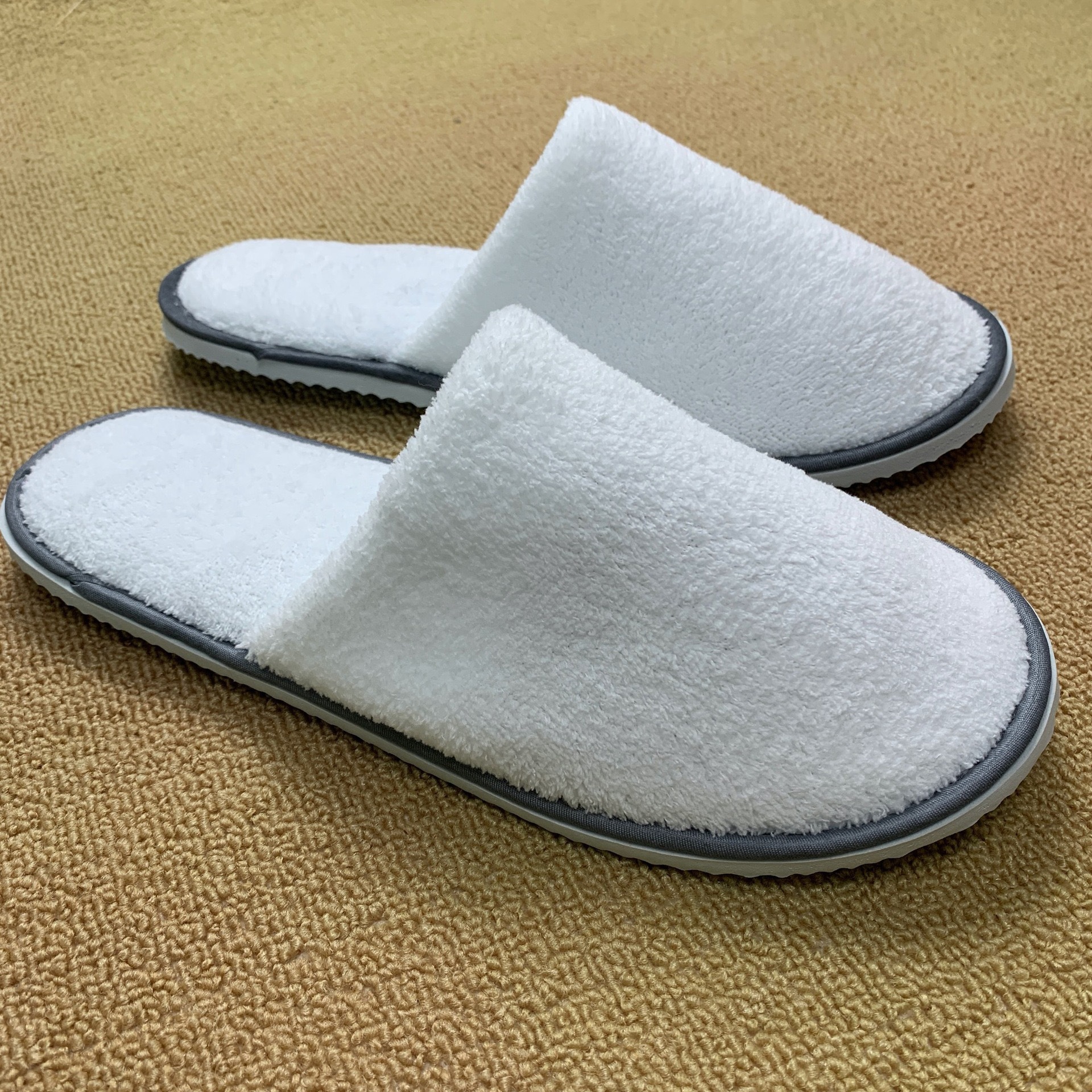 Encrypted white gray edged coral velvet with bottom