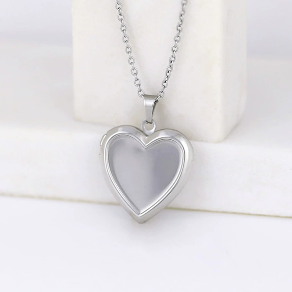 Steel necklace heart shaped, 25mm
