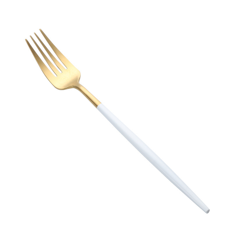 304 de acero inoxidable vajilla portuguesa cuchillo, tenedor y cuchara de cuatro piezas chapada en oro cuchara Nordic comida occidental traje de filete de oro negro