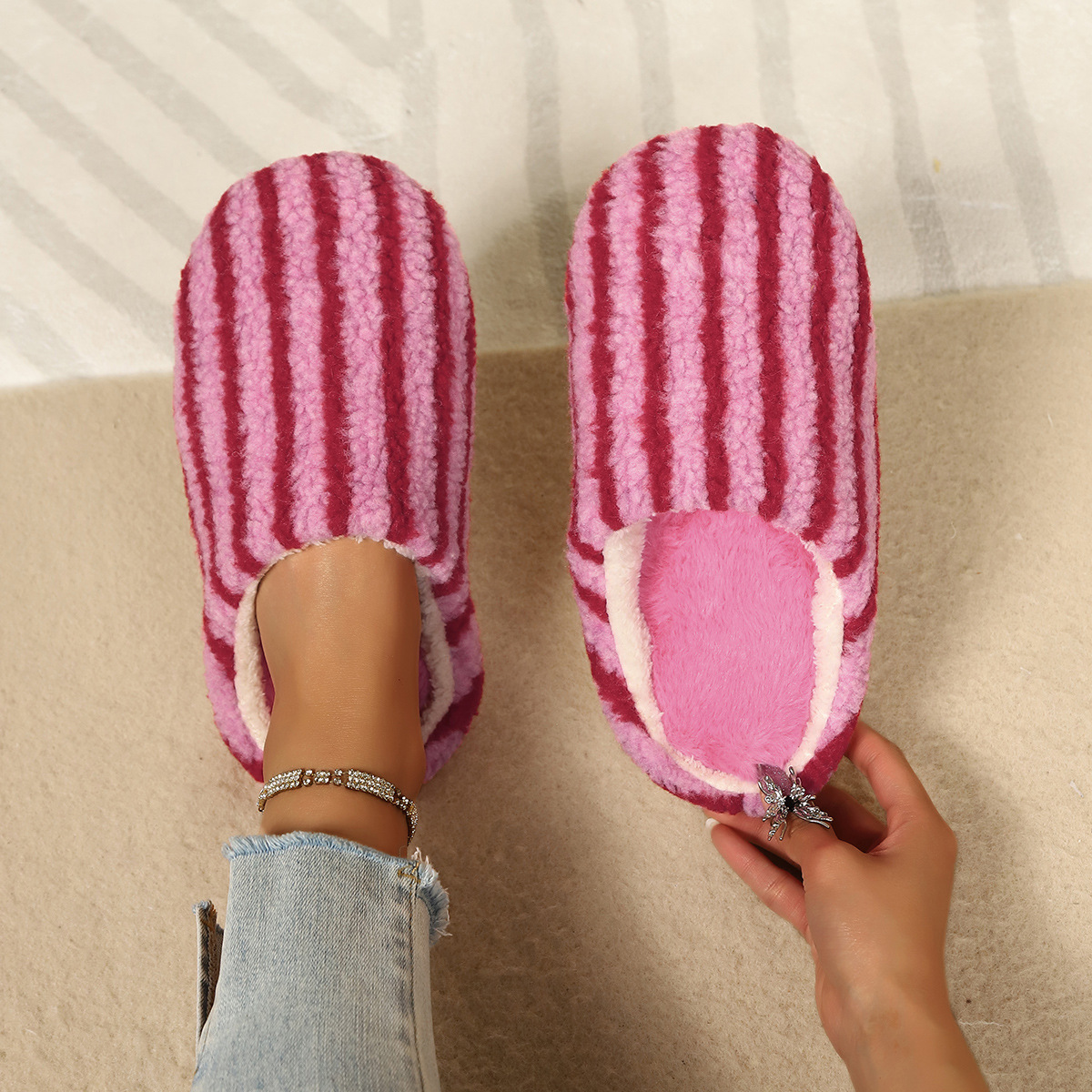 Zapatillas de lana de tela suave de comercio exterior de caña de invierno para mujeres antideslizante interior zapatos caseros peludos de suela gruesa