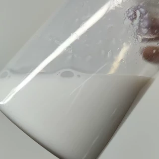 水性聚脲树脂分散体屋顶弹性防水金属防腐弹性地坪纤维增强乳液