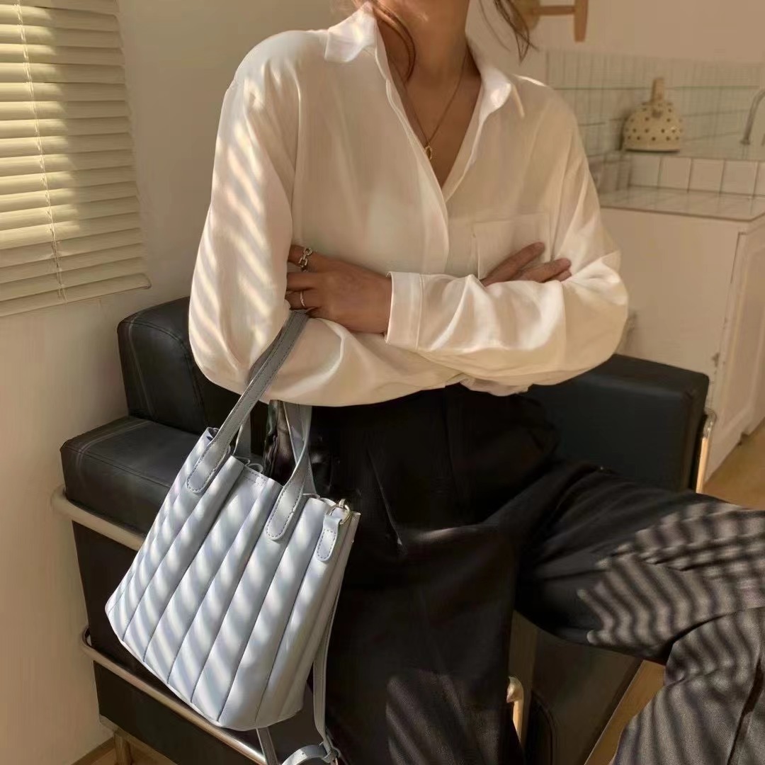 가방 2025 간단한 주름 올 매치 버킷 여성용 가방 여성용 가방 유행 한 어깨 크로스 바디 여성용 가방
