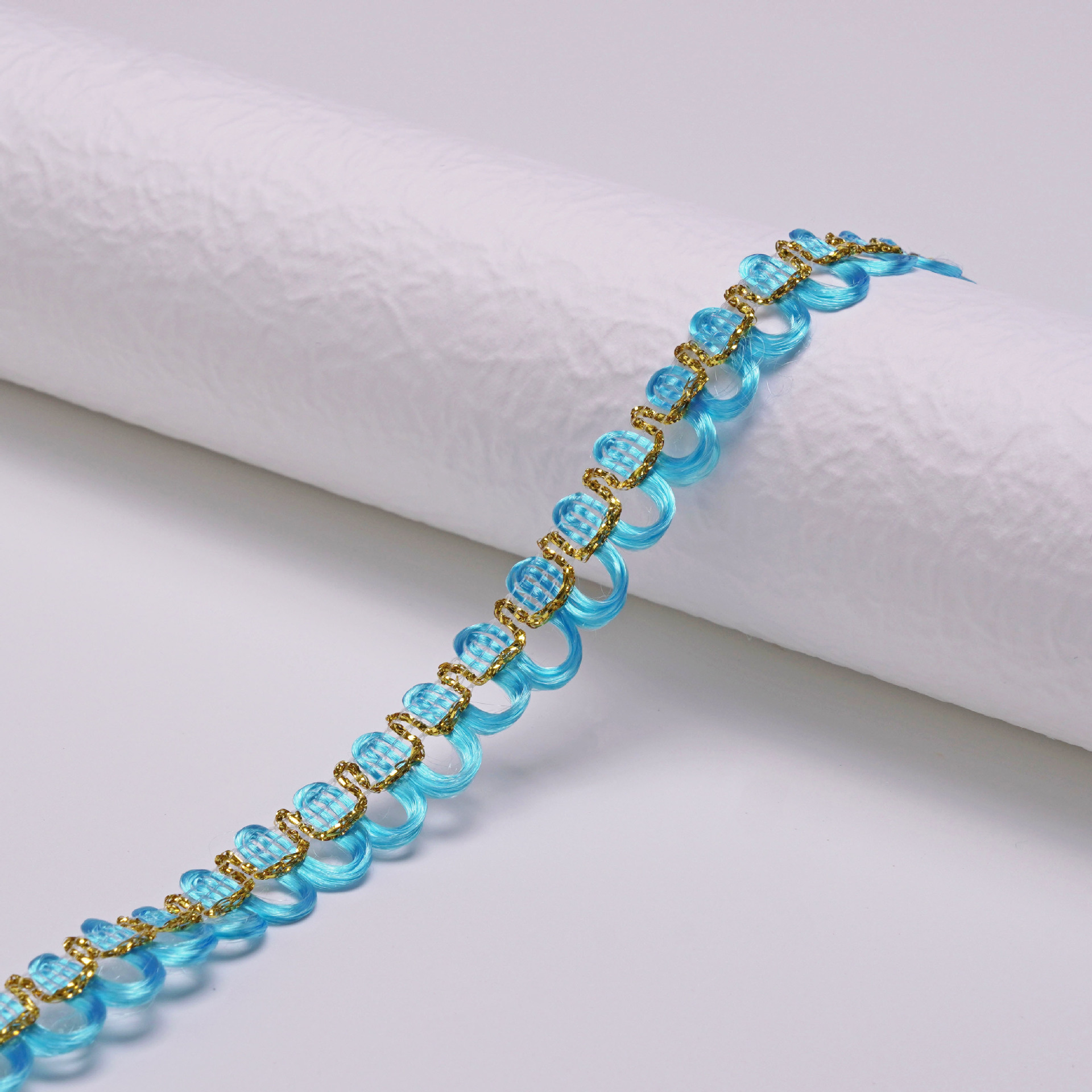 Suministro de stock directo de fábrica de 1cm de color dorado y plateado borde ondulado encaje ropa accesorios