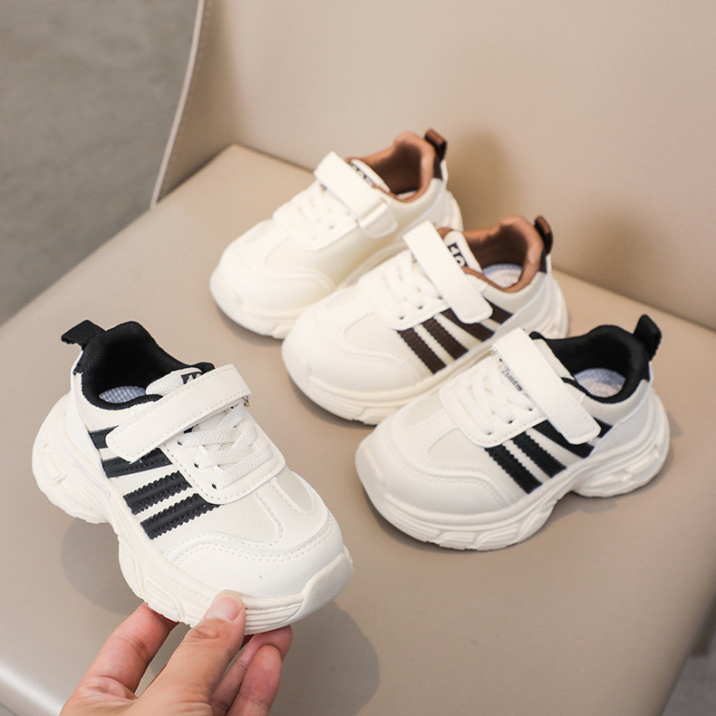 Baskets blanches en cuir pour enfants avec semelle souple bébé_voghion.com