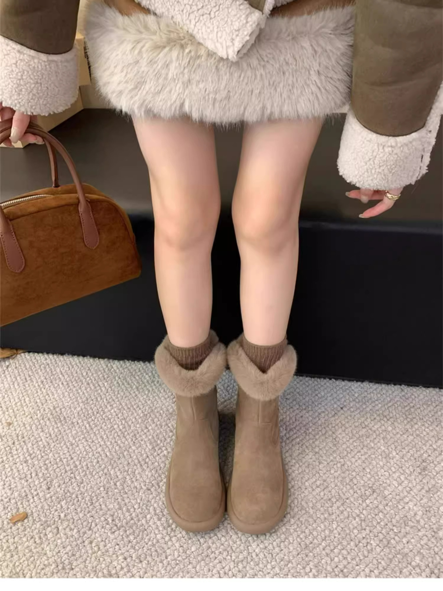 Winter Baumwolle dicken Sohlen Schnee für Frauen 2024 Winter neuen Stil mit Plüsch Isolierung, modische und vielseitige flache_voghion.com