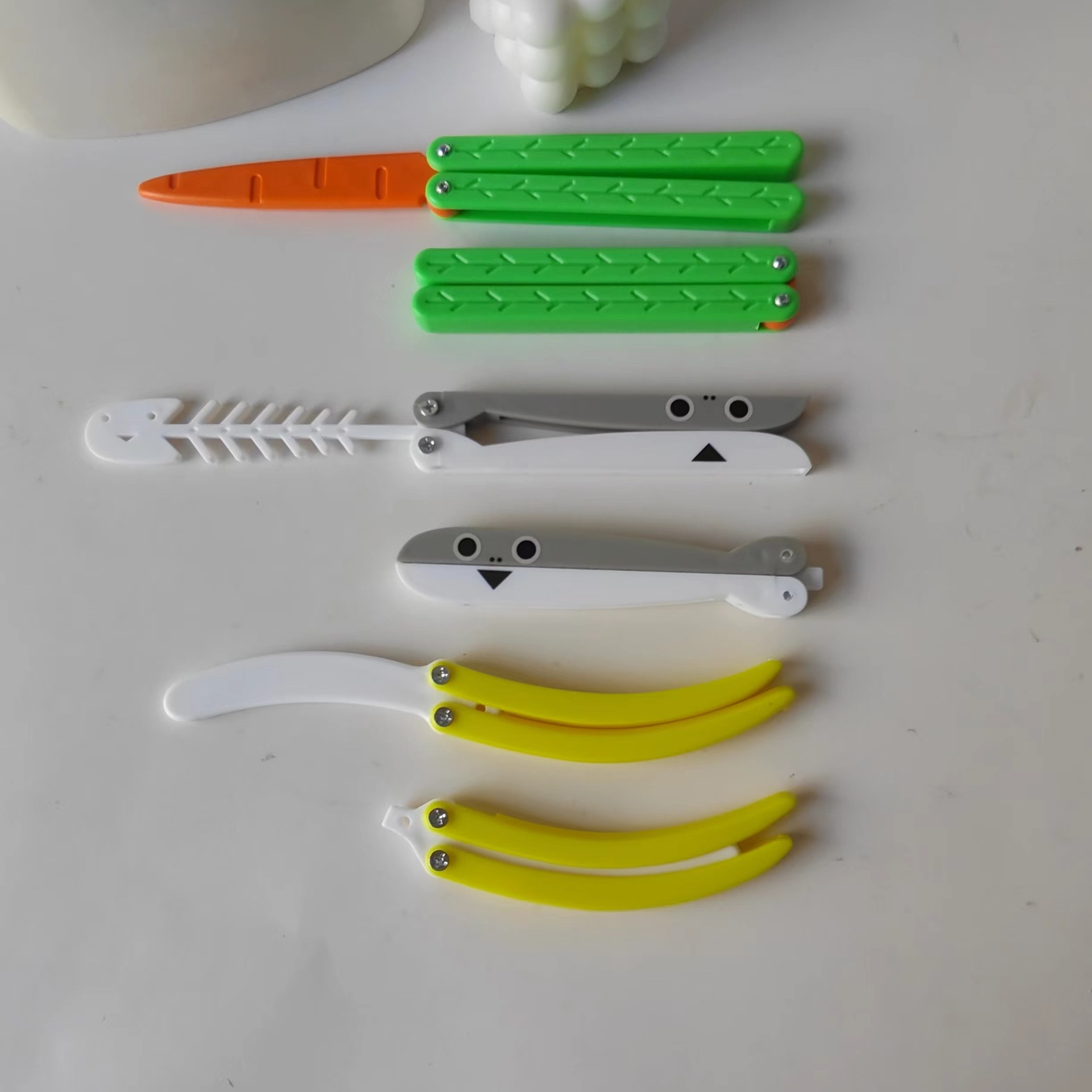 Cuchillo de zanahoria de doble filo, cuchillo de descompresión por gravedad impreso en 3D con luz intermitente, juguete de descompresión de goma, arenas movedizas