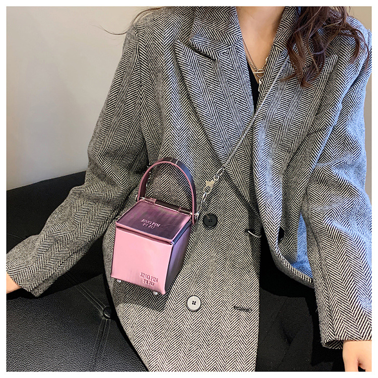 Mini Bolso De Moda Coreano Para Mujer Otoño / Invierno Nuevo Bolso De Mensajero De Hombro De Cadena Simple display picture 3