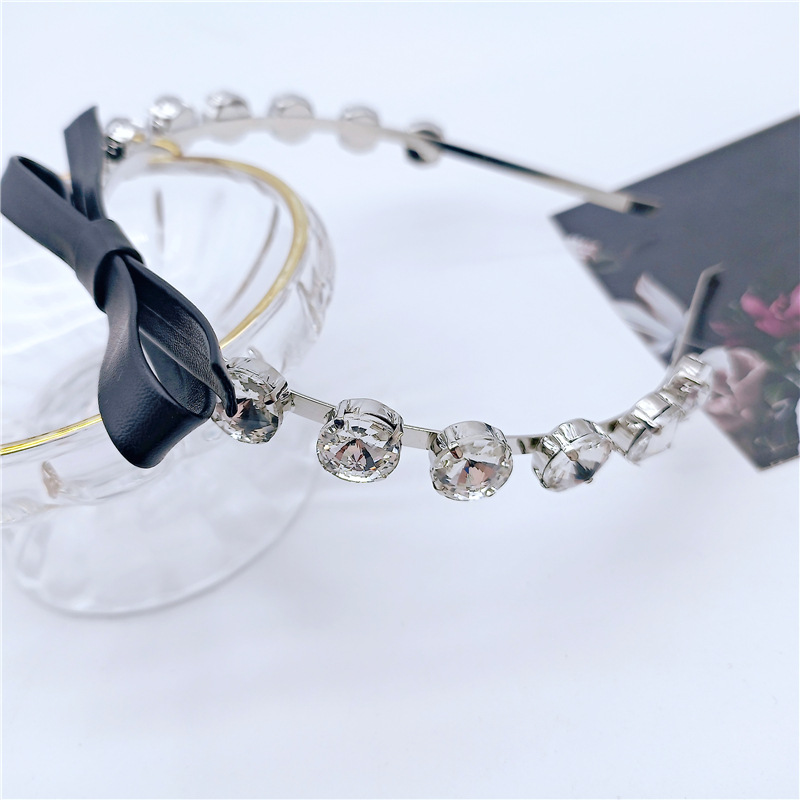 Women's Simple Style Bow Knot Alloy Inlay Rhinestones Hair Band display picture 10