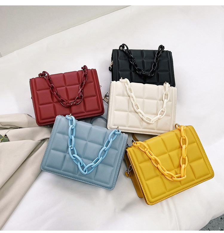 Women's Small Pu Leather Solid Color Streetwear Chain Square Magnetic Buckle Crossbody Bag display picture 5