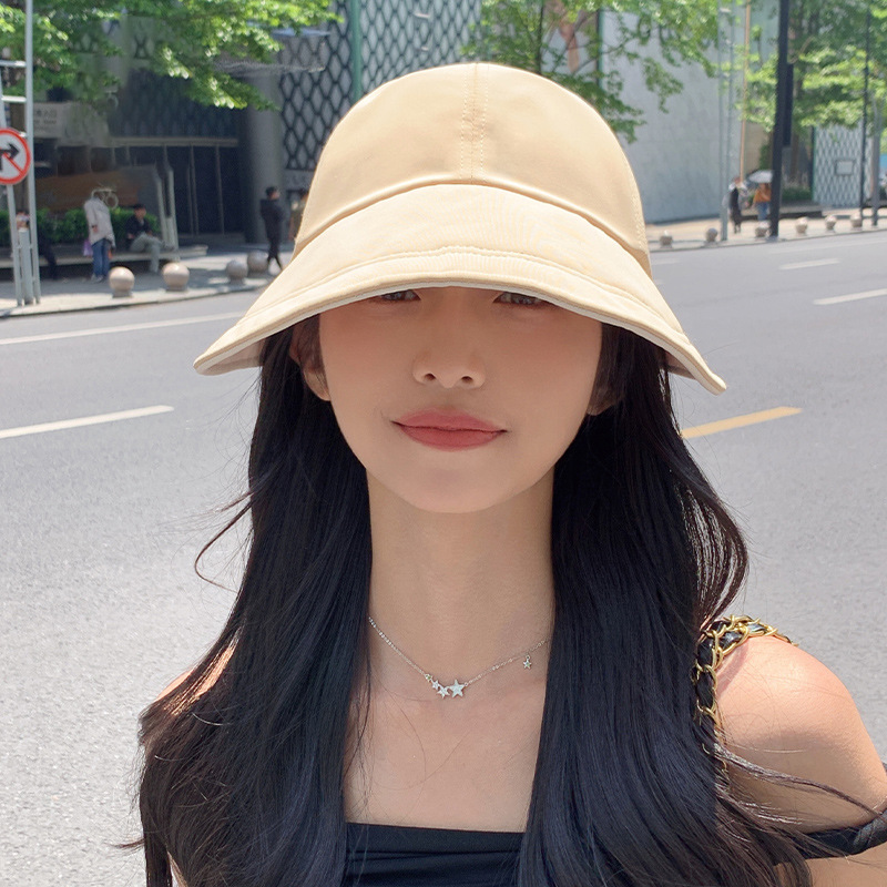 카키색