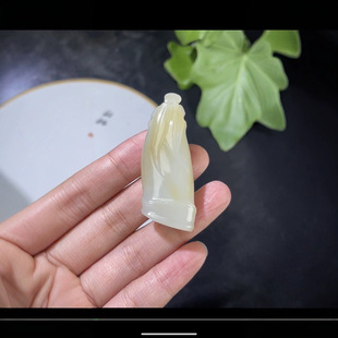 Jin Yu Tang is rising steadily. Sugar White Hetian Jade Pendant Jade is exquisite and greasy. Exquisite workmanship with authoritative certificate