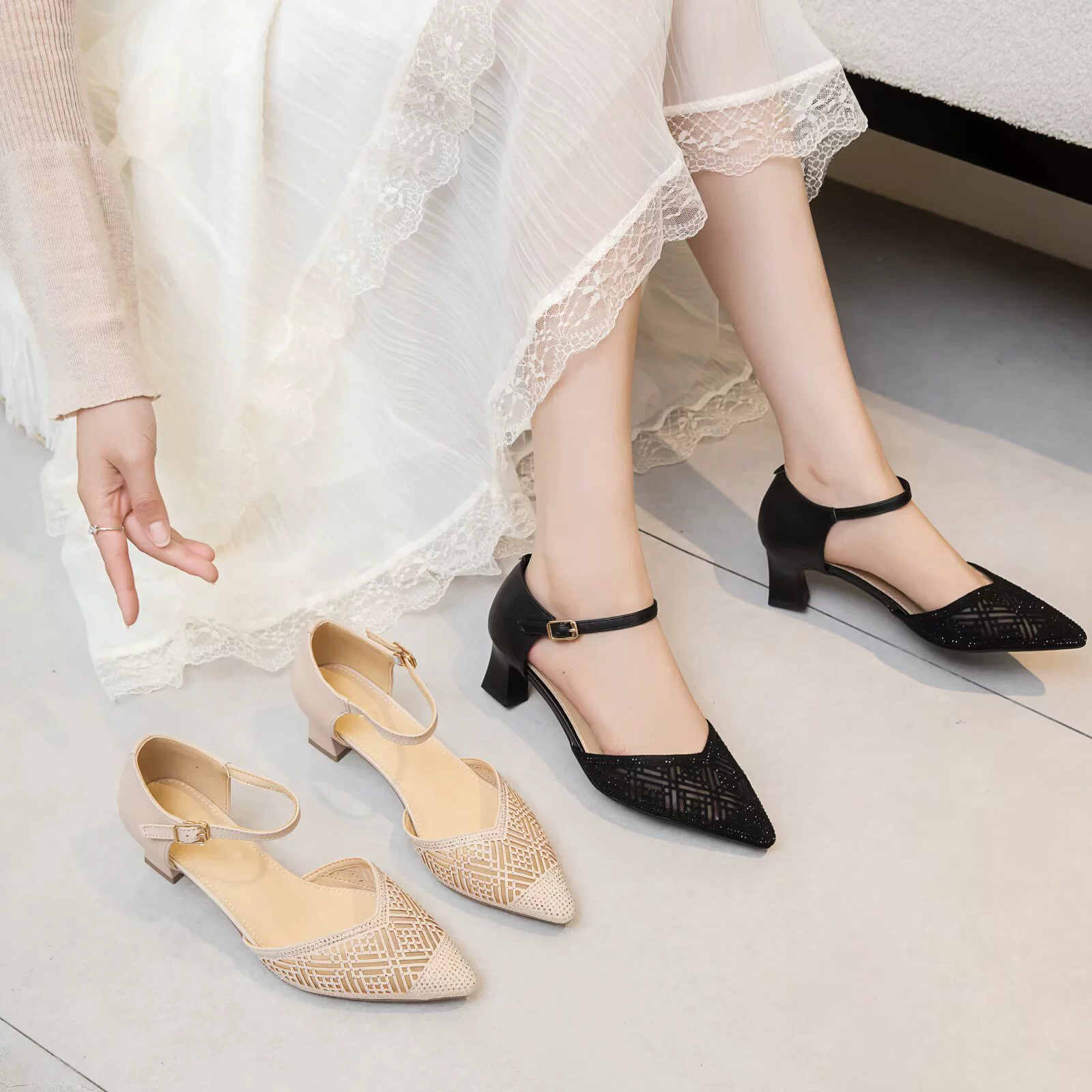 Летняя новая тапочка Баотоу женская летняя одежда на средней и плоской подошве сетчатая пряжа