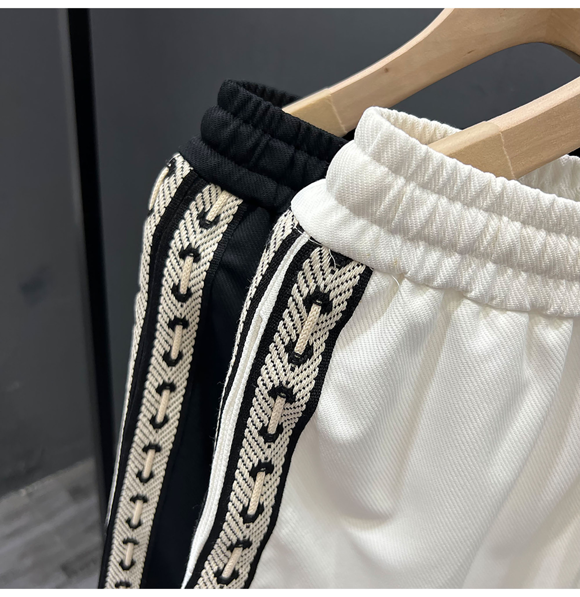 Pantaloncini sportivi estivi alla moda di Instagram, pantaloni Pent impiombati a linea aperta, pantaloncini larghi casual da uomo_voghion.com