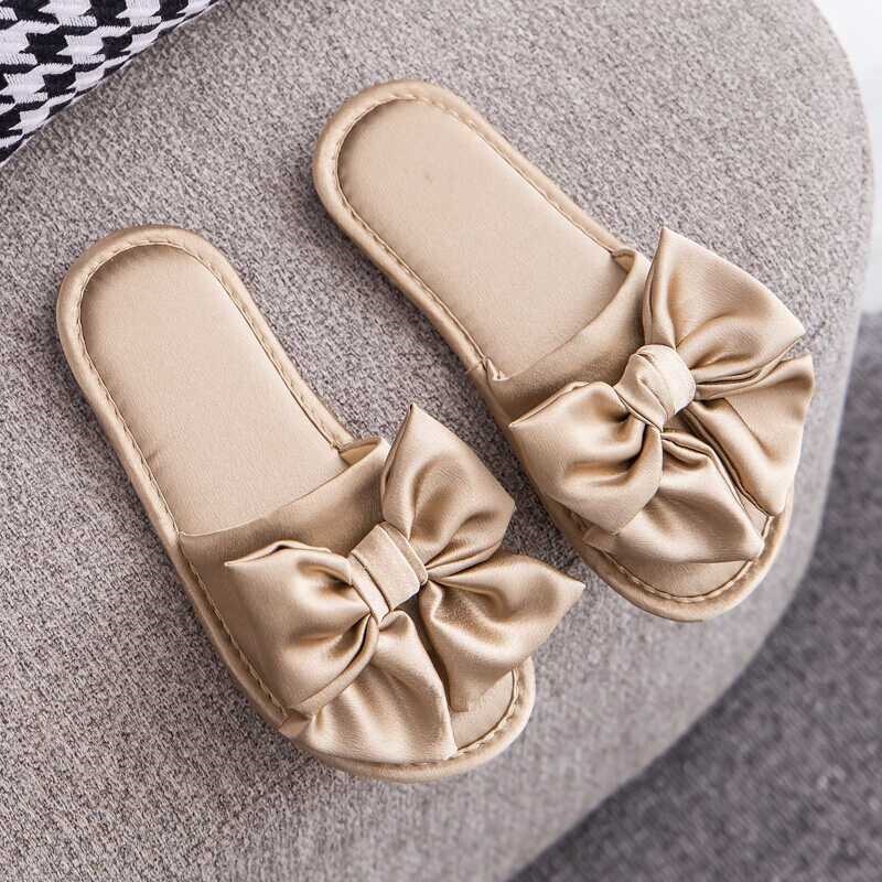 Bridesmaid couple, festive home wear, satin slippers, bridal and groom wedding slippers, slippers, and a morning robe Bridesmaid couple, festive home wear, satin slippers, bridal and groom wedding slippers, slippers, and a morning robe