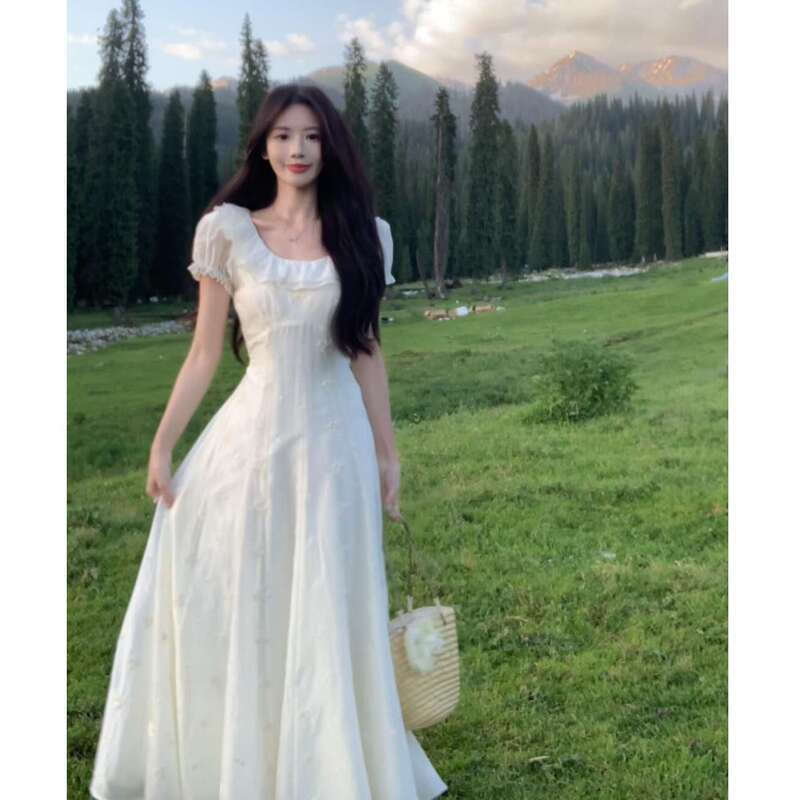French-Style Gentle Hollow-Out Puff Sleeve Dress, Simple and Elegant, with a First-Love Vibe, Waist-Cinching A-Line Long Dress for Summer
