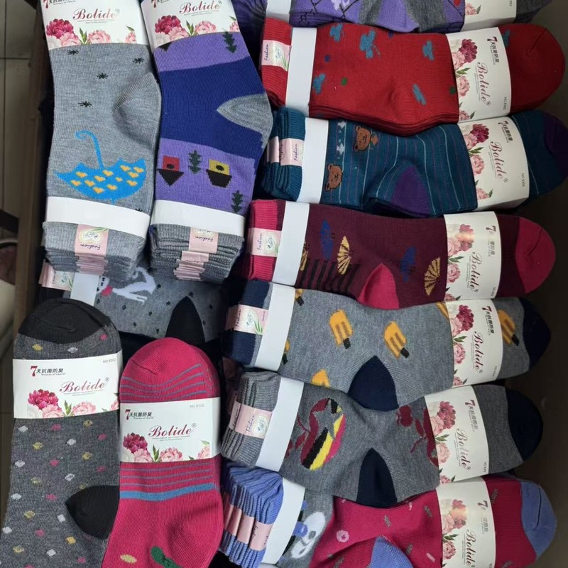 Manufacturer's Large-Foot Women's Socks, Middle-Aged and Elderly Women's Loose Socks, Warm Oversized Street Vendor Socks, Loose Socks, Mid-Tube Cotton Socks, Popular and Cheap Manufacturer's Large-Foot Women's Socks, Middle-Aged and Elderly Women's Loose Socks, Warm Oversized Street Vendor Socks, Loose Socks, Mid-Tube Cotton Socks, Popular and Cheap