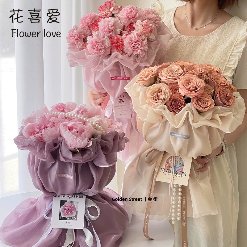 Цветок любит шелковая юбка принцессы сумка из цветочной ткани эластичная сумка из цветочной пряжи высокой текстуры руки букет цветов упаковочный материал