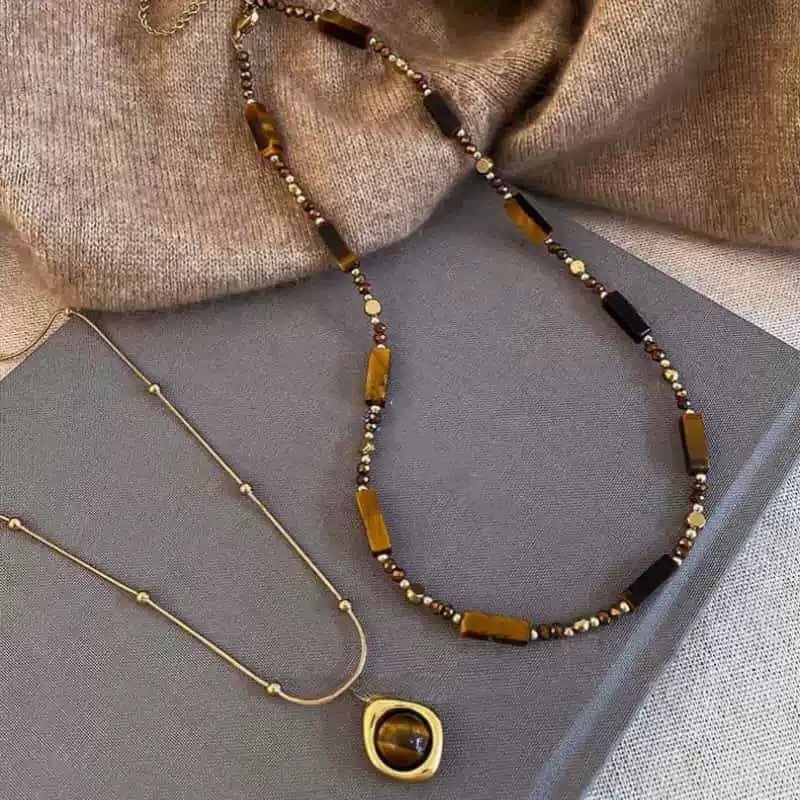 Natural Crystal And Gemstone Charm For Positive Energy And Luck_voghion.com