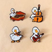 卡通小鸭乐团胸针创意钢琴大提琴小提琴可爱动物音乐元素徽章别针