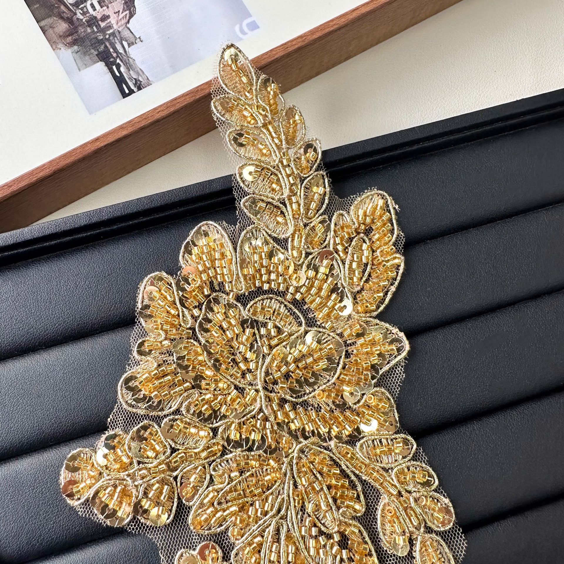 bordado hueso de automóvil sequinilla flor vestido de boda vestido de rendimiento estilo nacional decoración de encaje hoja de flores accesorios al por mayor spot
