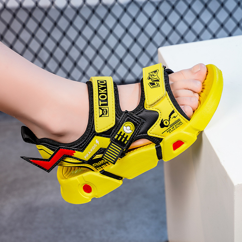 Zapatos infantiles para hombres verano nuevo tipo de dibujos animados pick-up ultra suave antideslizante para niños zapatos deportivos de playa