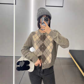 南2024秋冬新新款南油ce复古英伦风菱格纹圆领短款针织开衫外套女