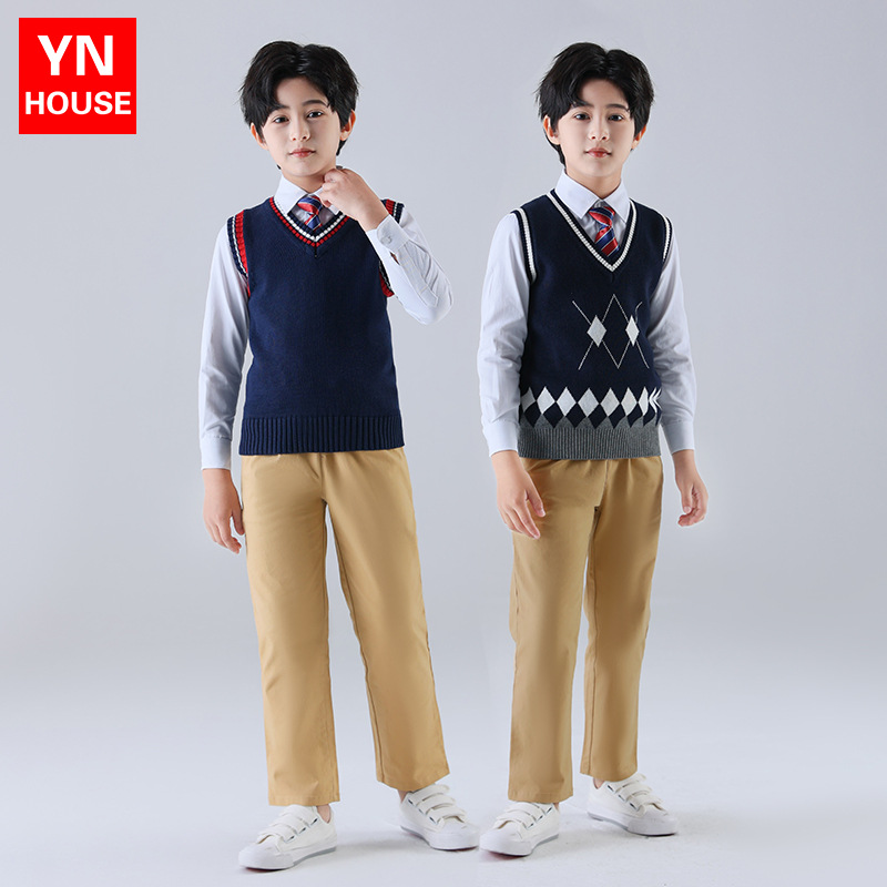 Uniformes escolares de escuela primaria, trajes de primavera y otoño, juegos deportivos para niños, uniformes de clase, trajes de jardín de infantes de cuatro piezas, suéteres y chalecos de punto