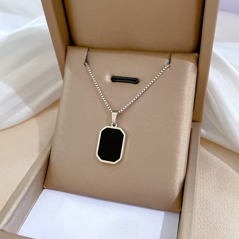 Titanium Steel Simple Style Plating Square Pendant Necklace display picture 3