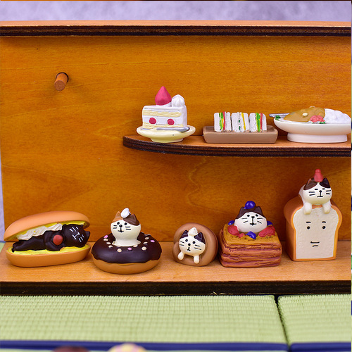 Japanese store manager ins bakery coffee shop decoration photo props resin doll desktop ornaments