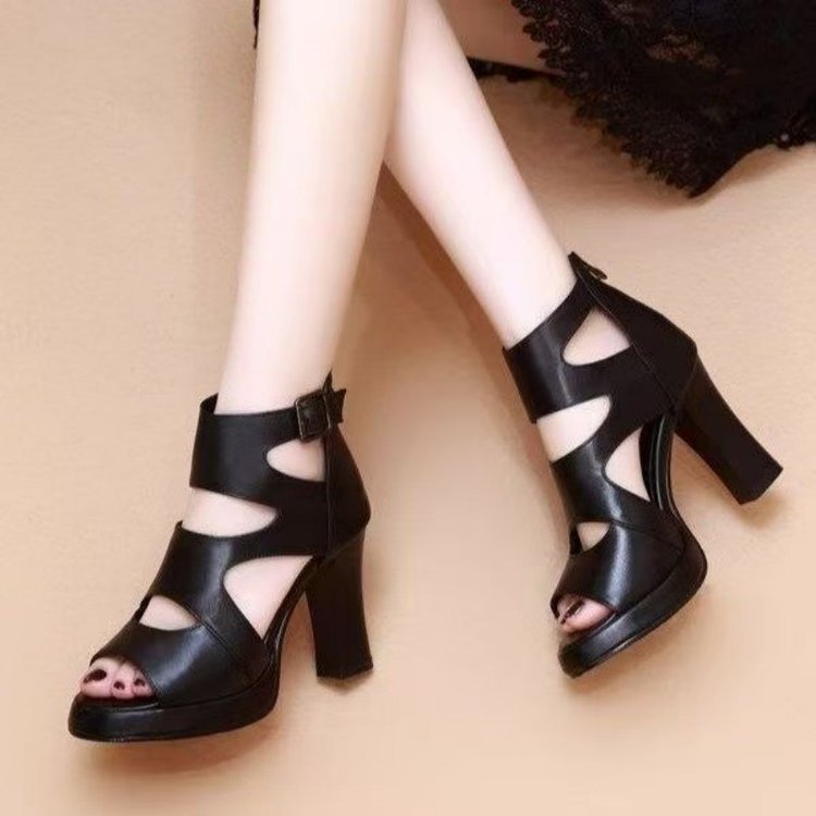 Sandalias de tacón alto boca de pez hueca Roma 2025 nuevas sandalias verano impermeable para mujer todo fósforo con sandalias de mujer de tacón grueso
