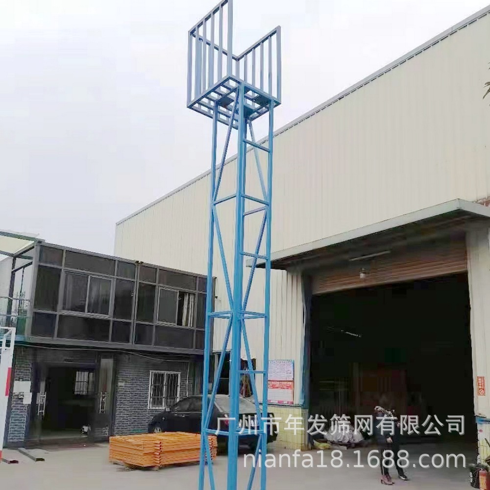 深圳地铁工地深基坑施工现场照明灯塔钢管结构晚间施工灯塔
